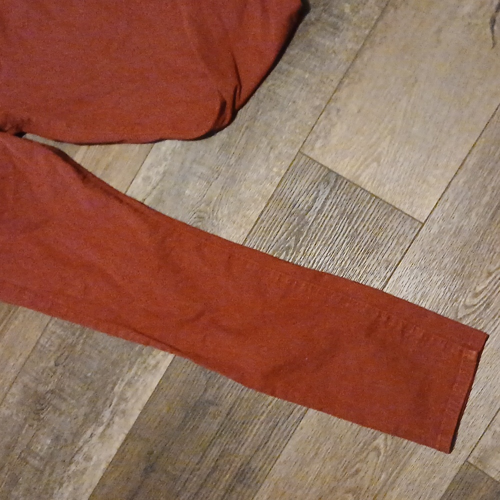 Red Guess jeans - Picture 4 of 9